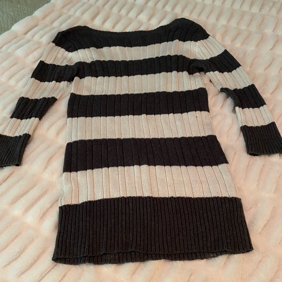 Sweater - Picture 2 of 4